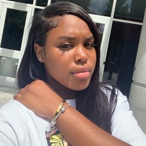 Meet your Posher, Jahniya